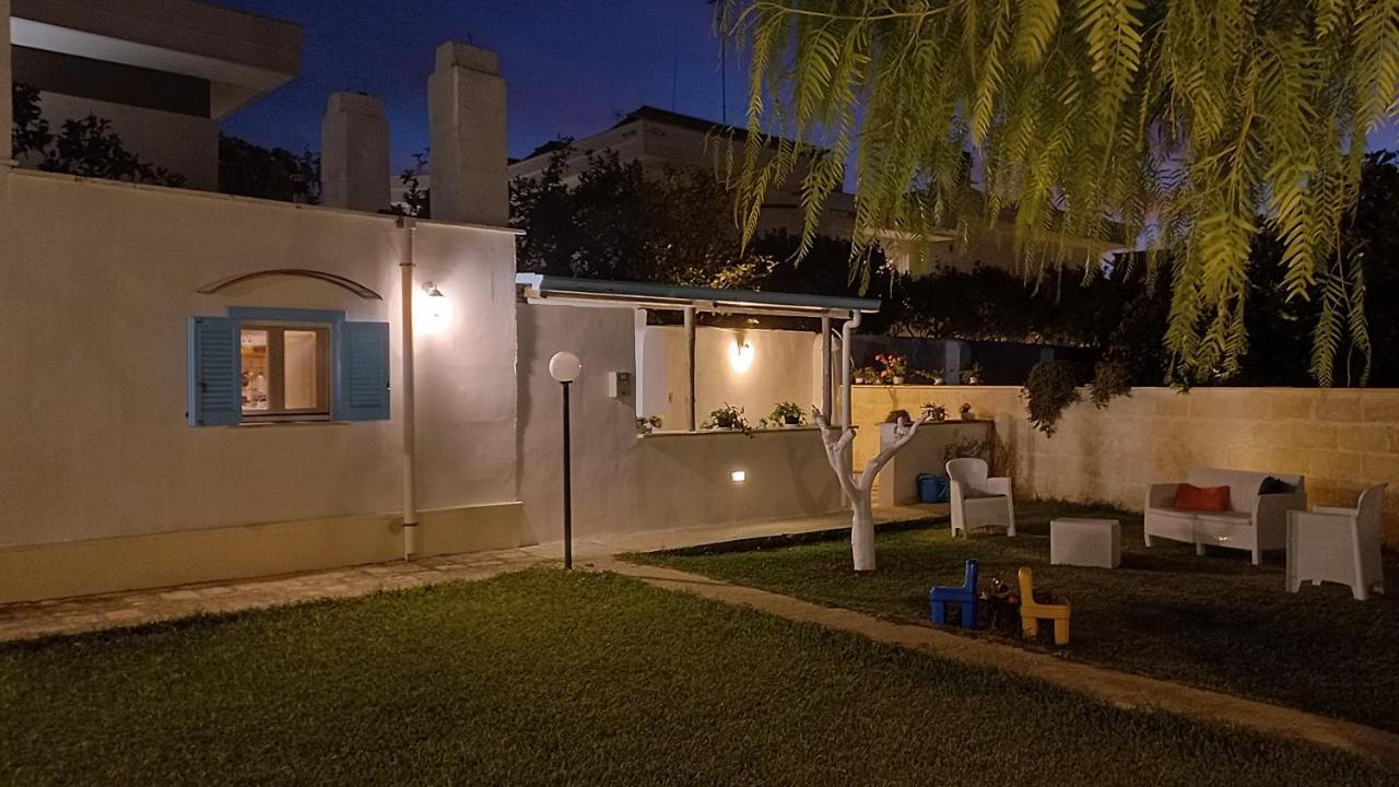 Villino Tronchetto Bianco Bed and Breakfast Mola di Bari Exteriör bild
