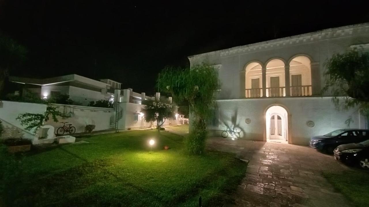 Villino Tronchetto Bianco Bed and Breakfast Mola di Bari Exteriör bild