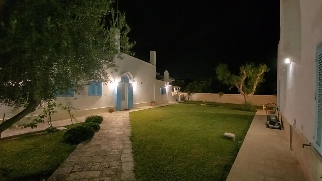Villino Tronchetto Bianco Bed and Breakfast Mola di Bari Exteriör bild