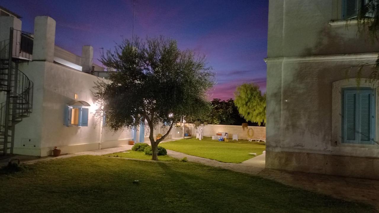 Villino Tronchetto Bianco Bed and Breakfast Mola di Bari Exteriör bild