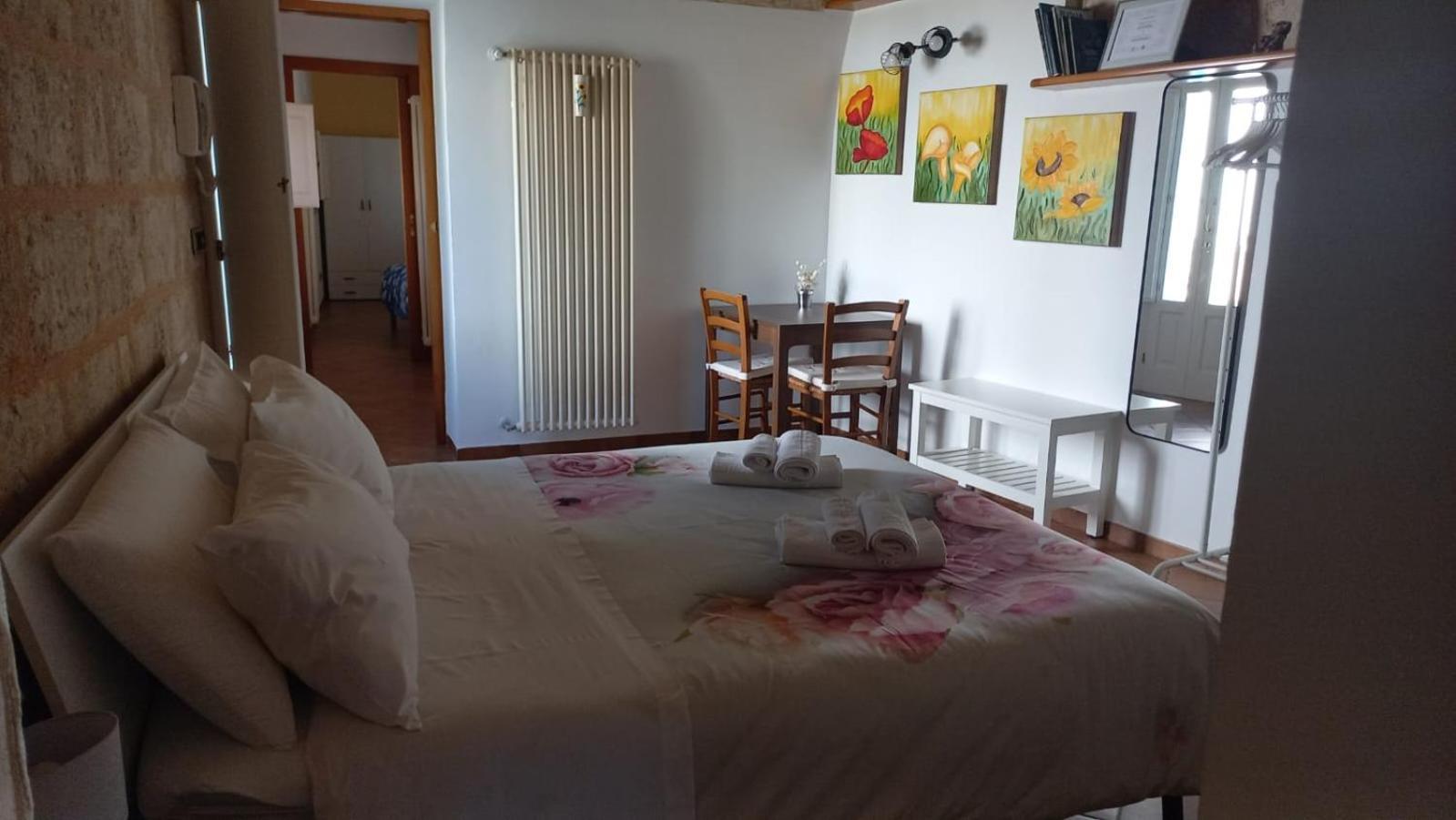Villino Tronchetto Bianco Bed and Breakfast Mola di Bari Exteriör bild