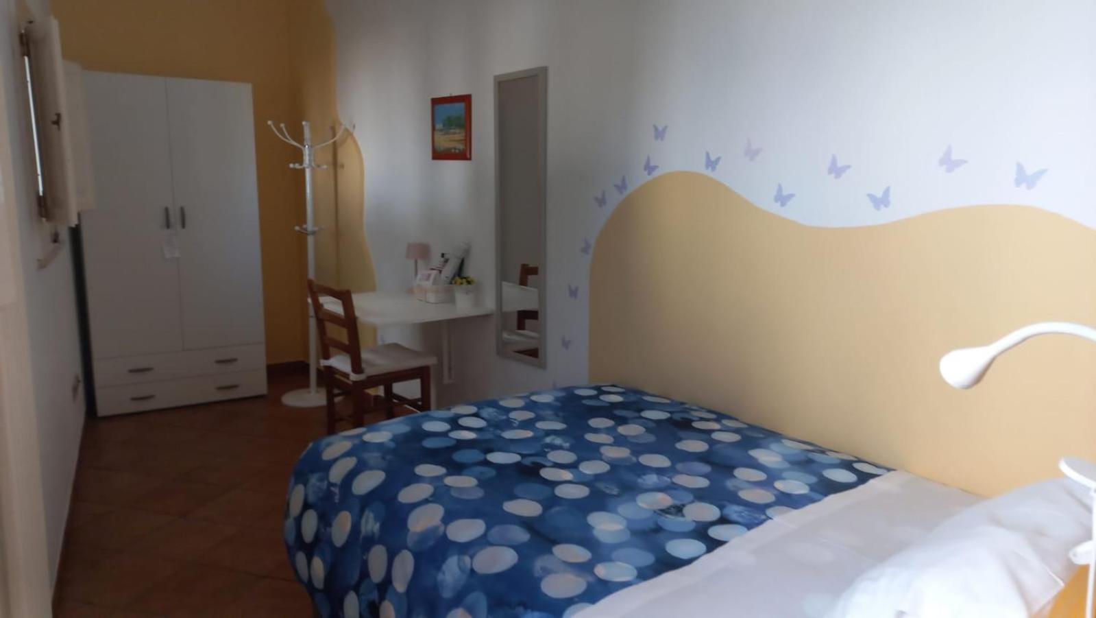 Villino Tronchetto Bianco Bed and Breakfast Mola di Bari Exteriör bild